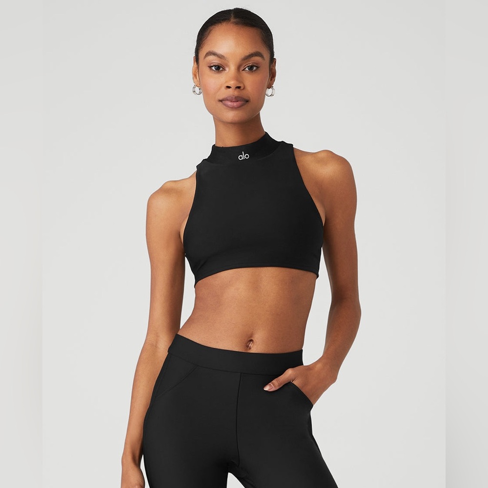 🦋Alo Yoga Airlift Fuse Bra Tank in black size- Medium